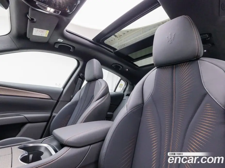 Maserati Grecale 2025 0.3 автомат (гидро), фото 10 Maserati Grecale 2025 0.3 автомат (гидро), фото 10