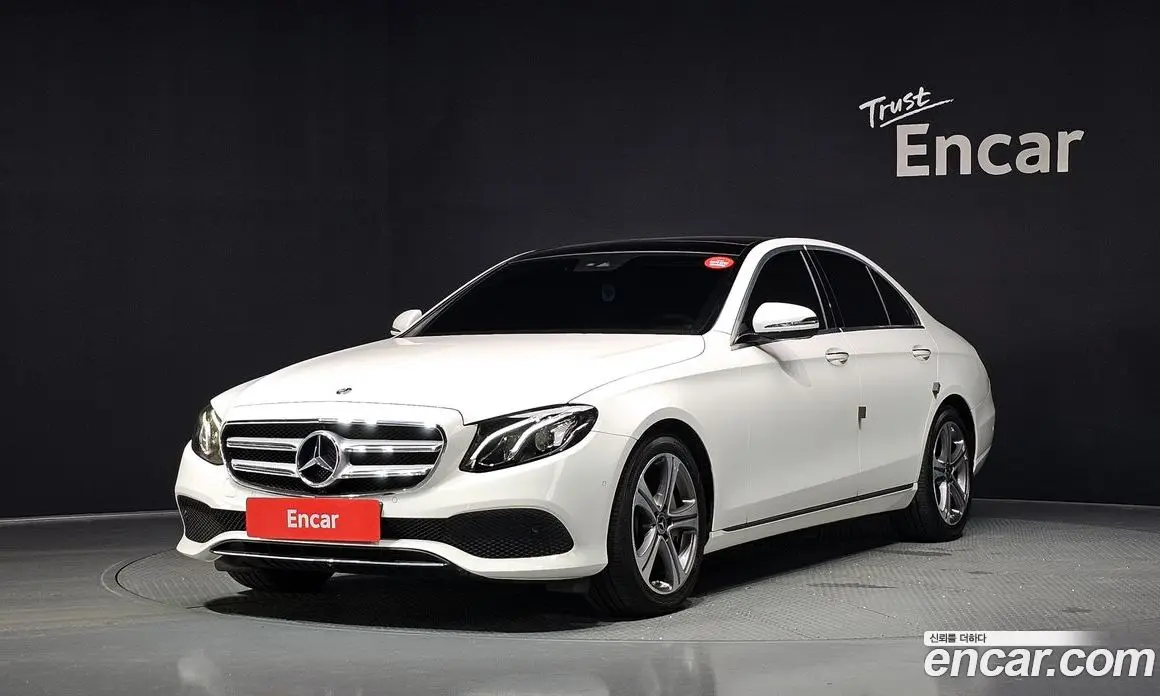 Mercedes-Benz E-Class 2019 2.0 автомат (гидро), фото 1 Mercedes-Benz E-Class 2019 2.0 автомат (гидро), фото 1
