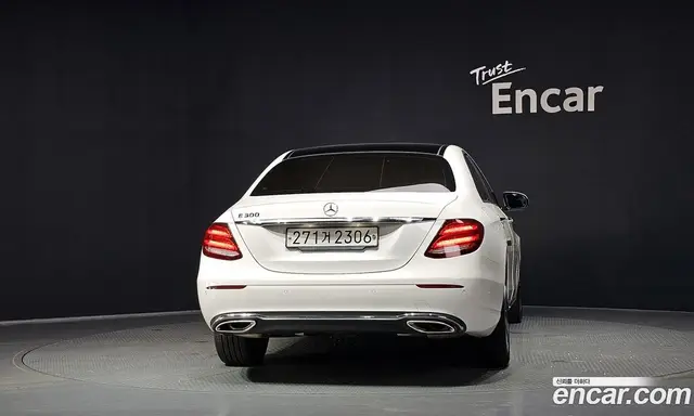 Mercedes-Benz E-Class 2019 2.0 автомат (гидро), миниатюра 4 Mercedes-Benz E-Class 2019 2.0 автомат (гидро), миниатюра 4