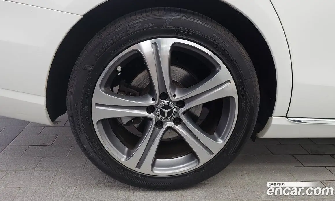 Mercedes-Benz E-Class 2019 2.0 автомат (гидро), фото 5 Mercedes-Benz E-Class 2019 2.0 автомат (гидро), фото 5
