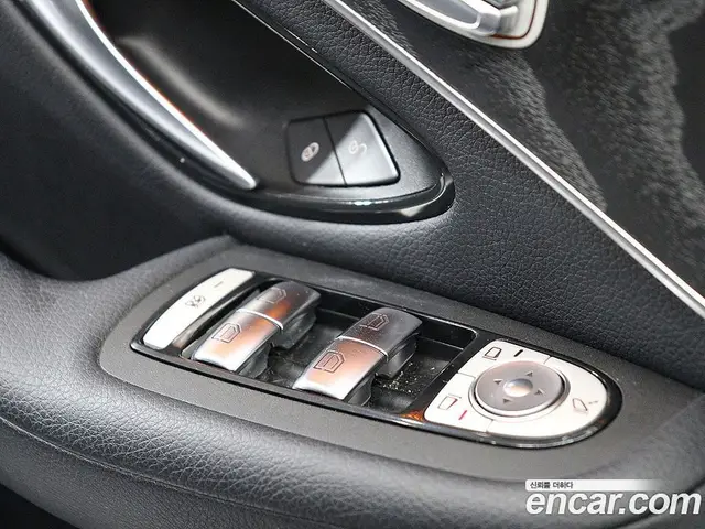Mercedes-Benz GLC-Class 2019 2.0 автомат (гидро), миниатюра 12