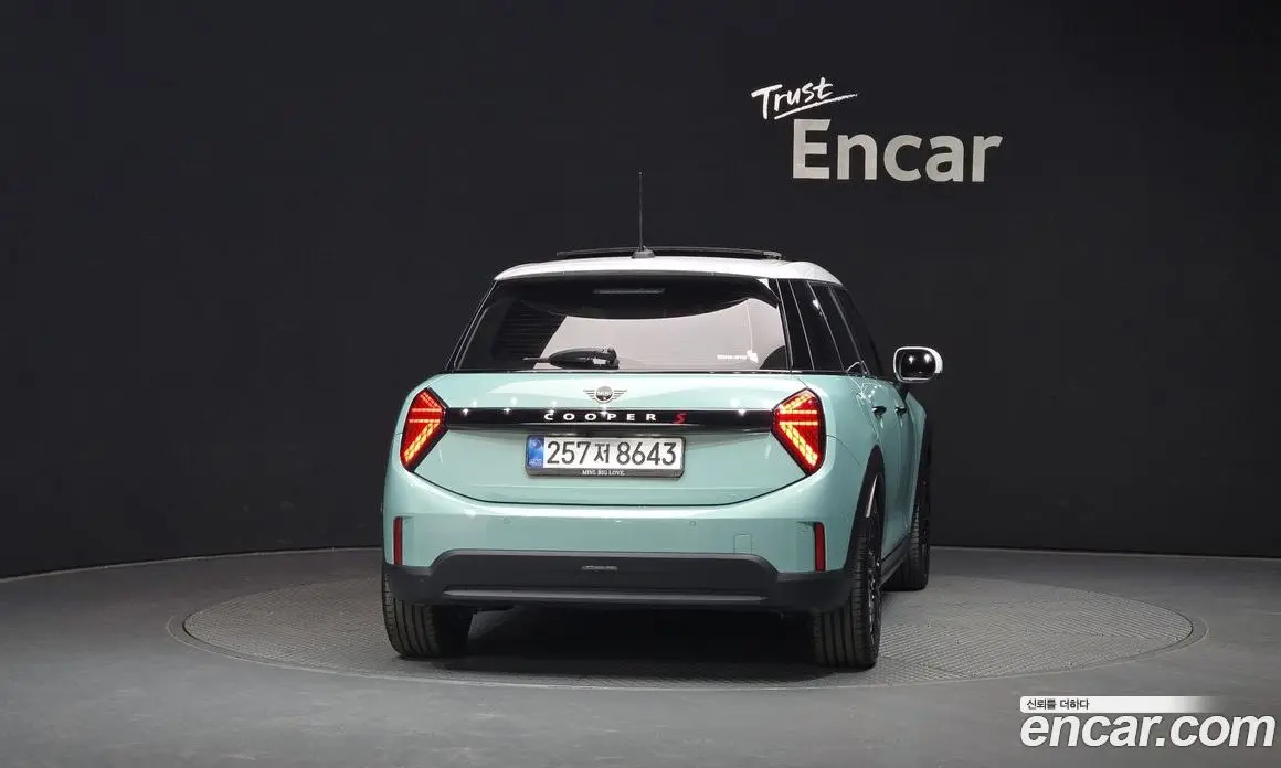 Mini Cooper 2025 2.0 автомат (гидро), фото 4