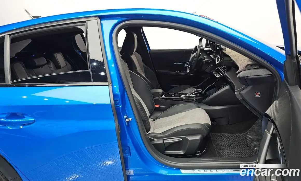 Peugeot 208 2020 0.2 автомат (гидро), фото 16