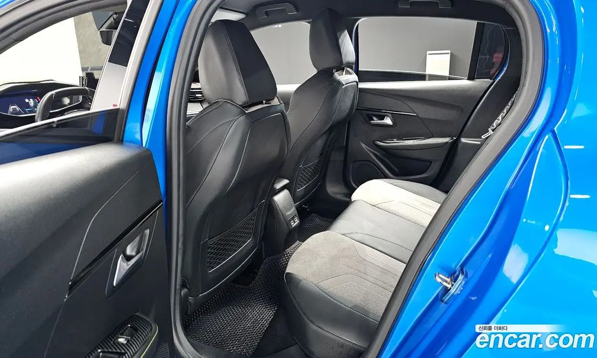 Peugeot 208 2020 0.2 автомат (гидро), фото 17