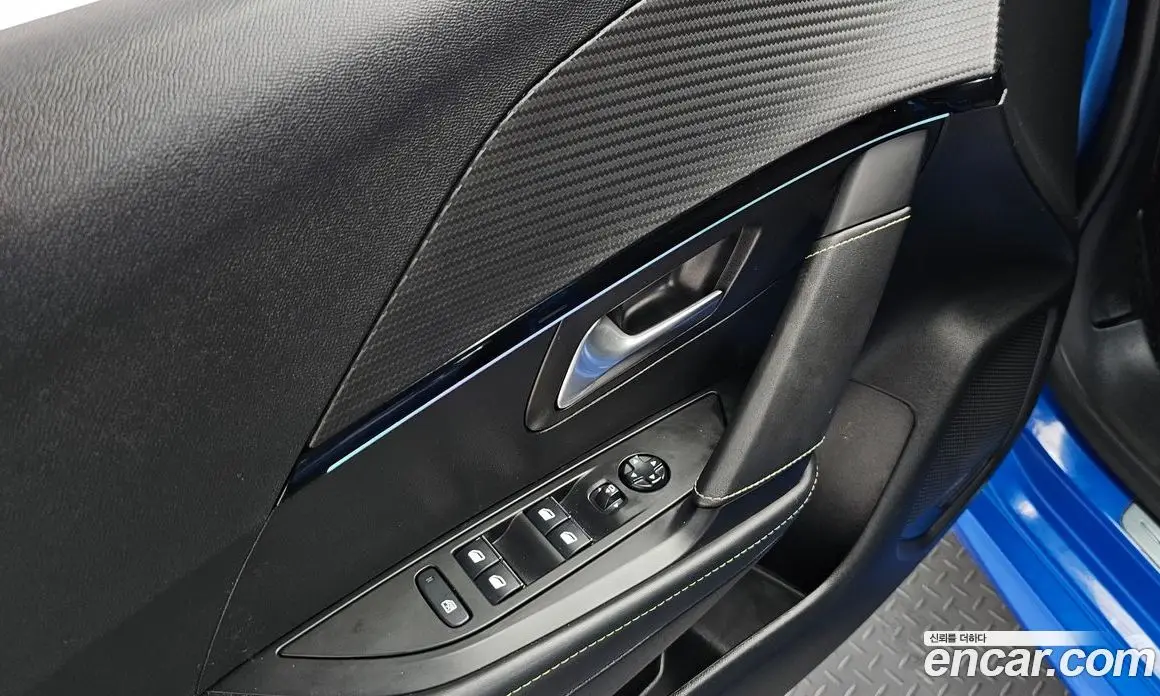 Peugeot 208 2020 0.2 автомат (гидро), фото 25