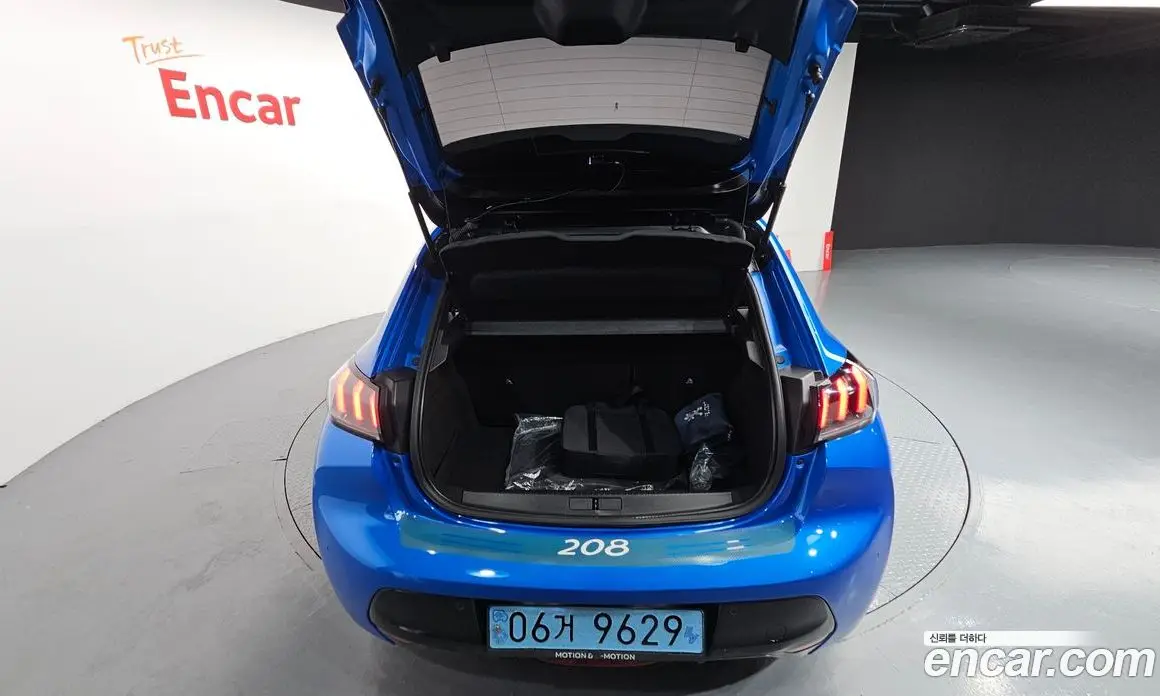Peugeot 208 2020 0.2 автомат (гидро), фото 29