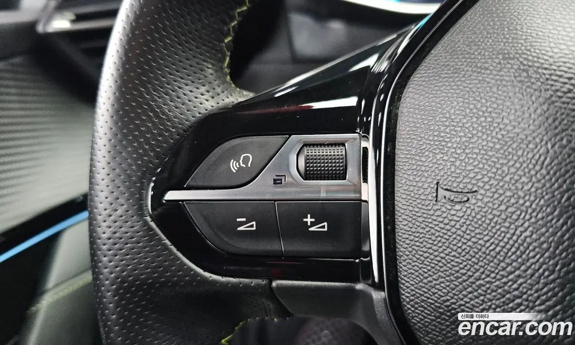 Peugeot 208 2020 0.2 автомат (гидро), фото 30