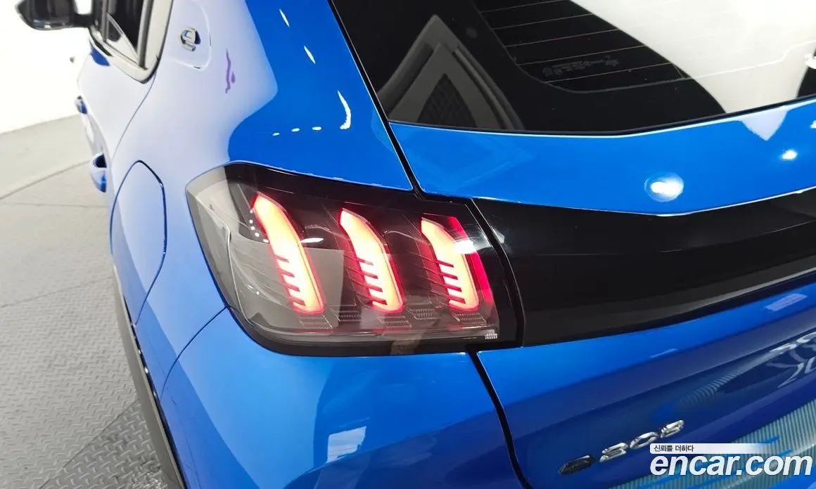 Peugeot 208 2020 0.2 автомат (гидро), фото 9
