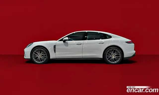 Porsche Panamera, 2023, 18 300 км