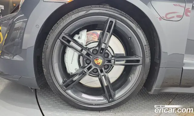 Porsche Taycan 2021 0.1 автомат (гидро), миниатюра 5 Porsche Taycan 2021 0.1 автомат (гидро), миниатюра 5