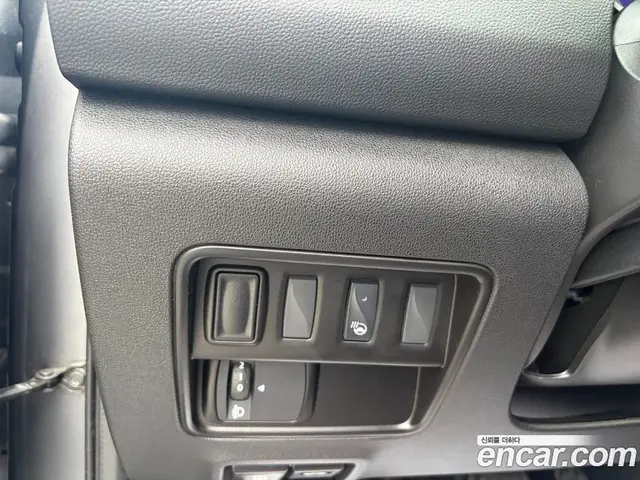 Renault (Samsung) QM6 2017 2.0 автомат (гидро), миниатюра 8 Renault (Samsung) QM6 2017 2.0 автомат (гидро), миниатюра 8