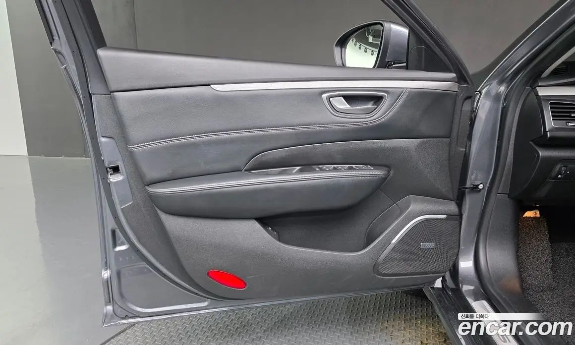 Renault (Samsung) SM6 2023 1.3 автомат (гидро), фото 14 Renault (Samsung) SM6 2023 1.3 автомат (гидро), фото 14