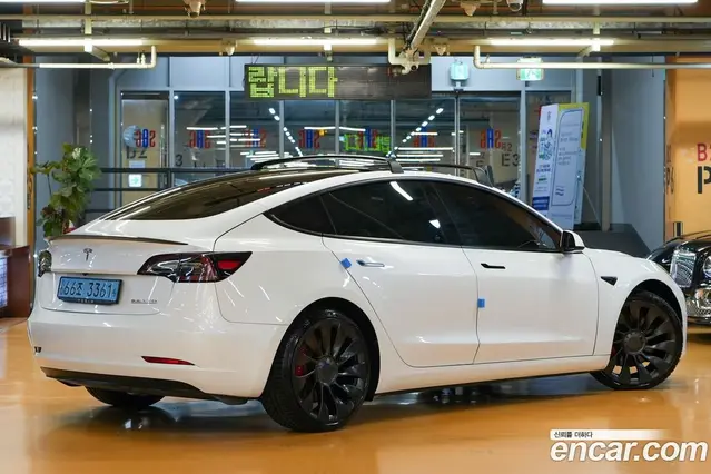 Tesla Model 3 2021 0.2 автомат (гидро), миниатюра 4 Tesla Model 3 2021 0.2 автомат (гидро), миниатюра 4