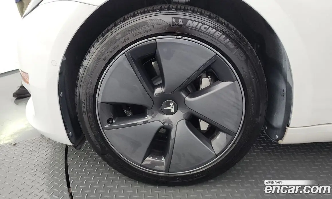 Tesla Model 3 2022 0.2 автомат (гидро), фото 5 Tesla Model 3 2022 0.2 автомат (гидро), фото 5
