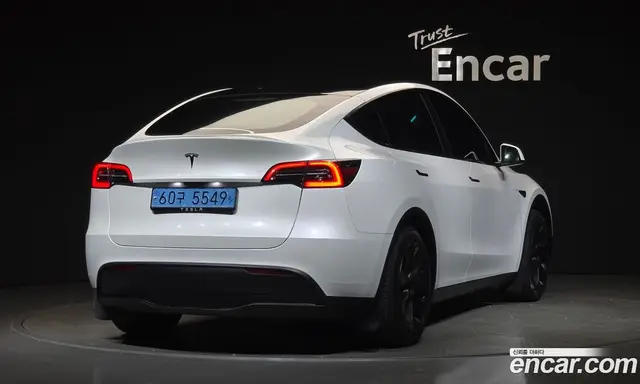Tesla Model Y 2023 0.2 автомат (гидро), миниатюра 2
