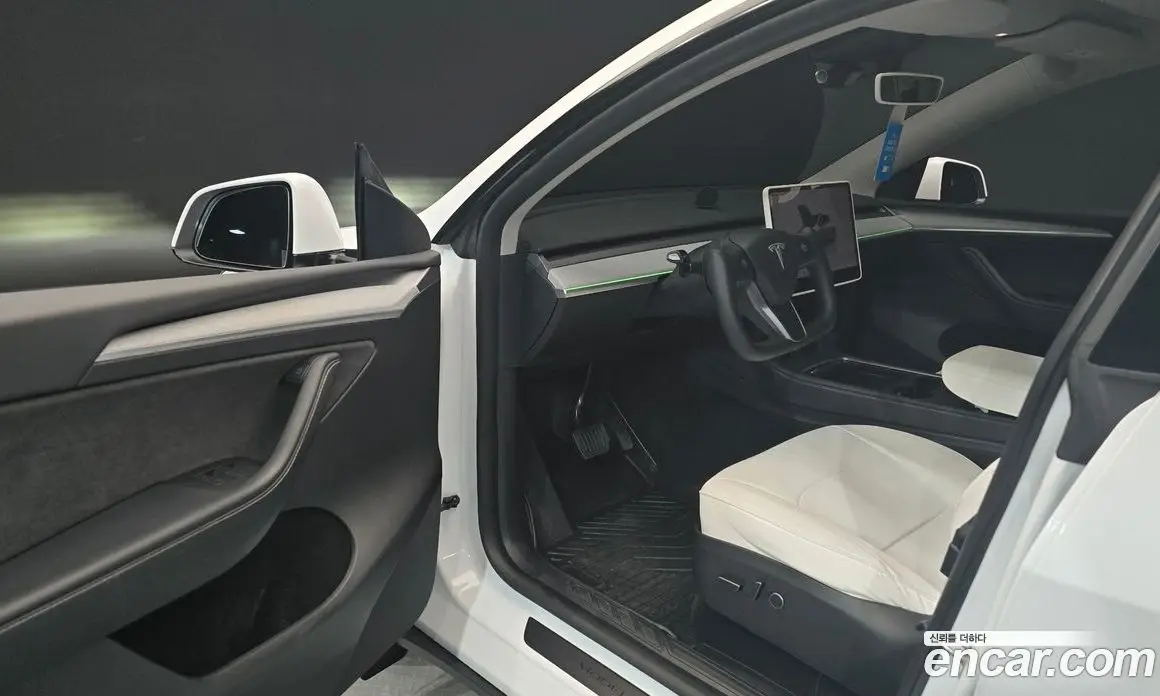 Tesla Model Y 2023 0.2 автомат (гидро), фото 13