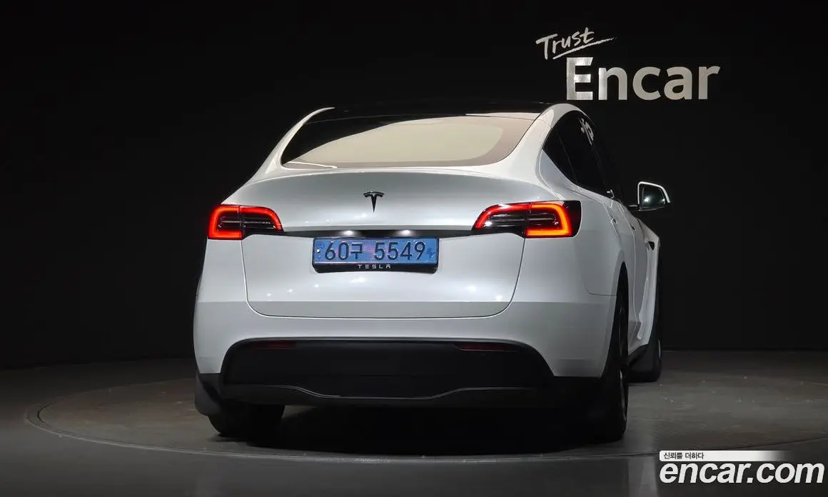 Tesla Model Y 2023 0.2 автомат (гидро), фото 4