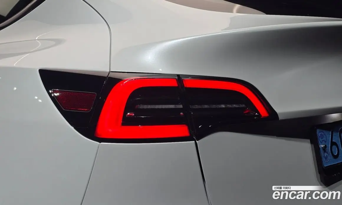 Tesla Model Y 2023 0.2 автомат (гидро), фото 9