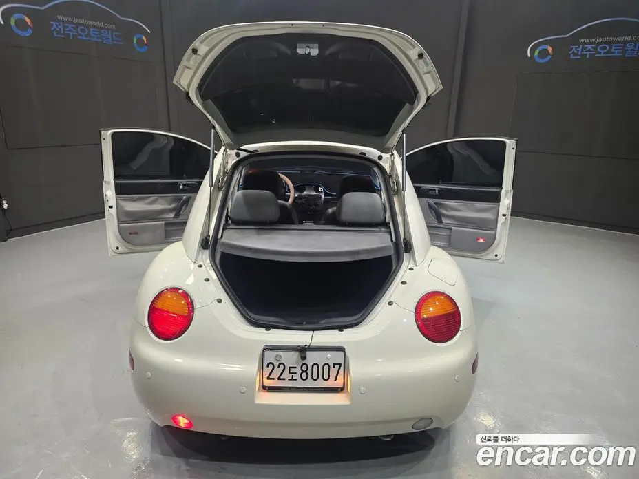 Volkswagen Beatle 2003 2.0 автомат (гидро), фото 9 Volkswagen Beatle 2003 2.0 автомат (гидро), фото 9