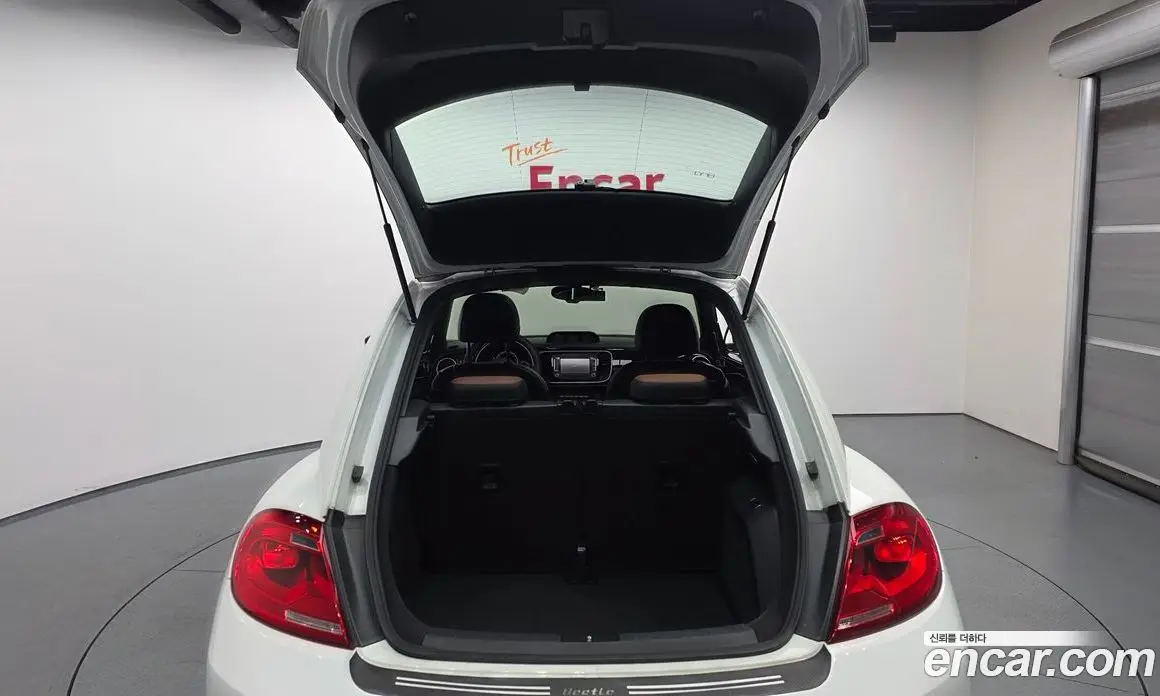 Volkswagen Beatle 2014 2.0 автомат (гидро), фото 20 Volkswagen Beatle 2014 2.0 автомат (гидро), фото 20