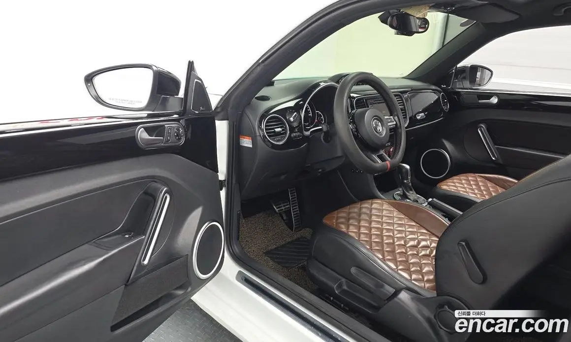 Volkswagen Beatle 2014 2.0 автомат (гидро), фото 10 Volkswagen Beatle 2014 2.0 автомат (гидро), фото 10