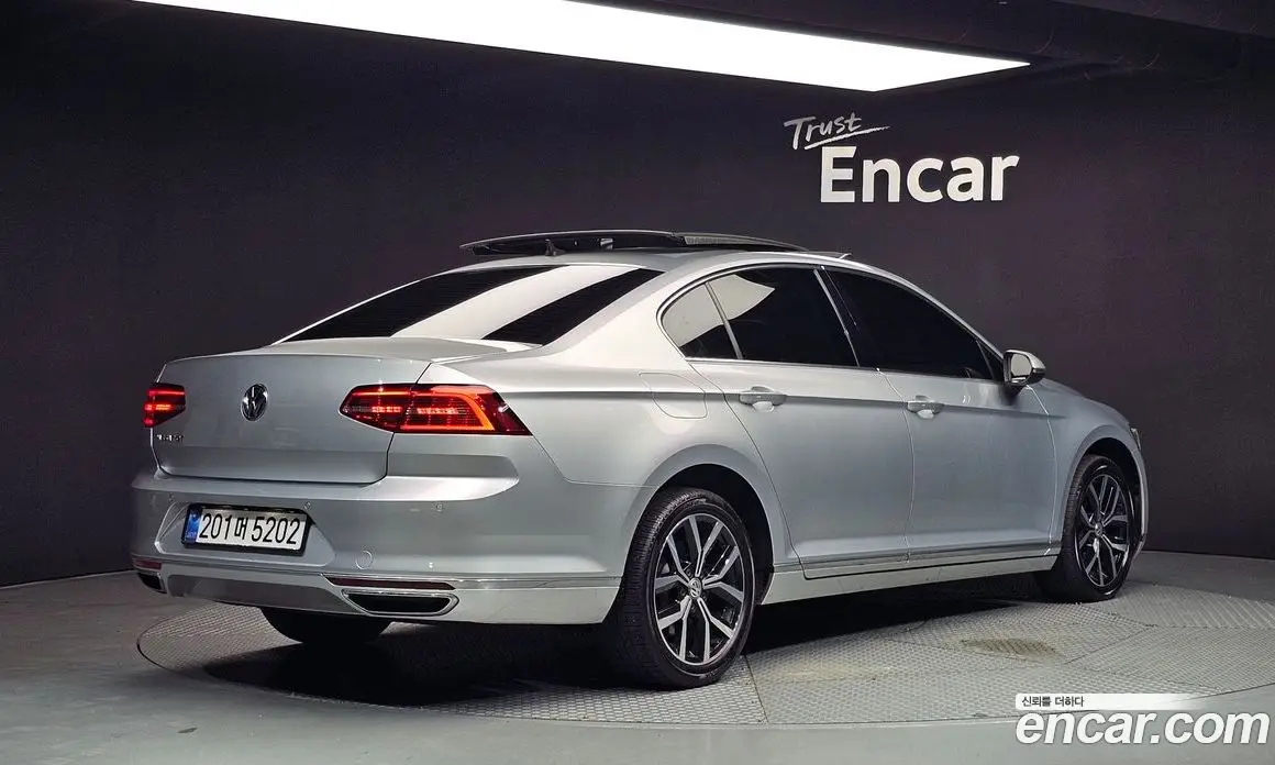 Volkswagen Passat 2018 2.0 автомат (гидро), фото 2 Volkswagen Passat 2018 2.0 автомат (гидро), фото 2