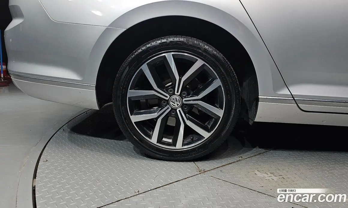 Volkswagen Passat 2018 2.0 автомат (гидро), фото 5 Volkswagen Passat 2018 2.0 автомат (гидро), фото 5