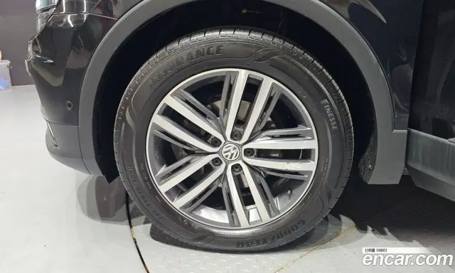 Volkswagen Tiguan 2020 2.0 автомат (гидро), миниатюра 5
