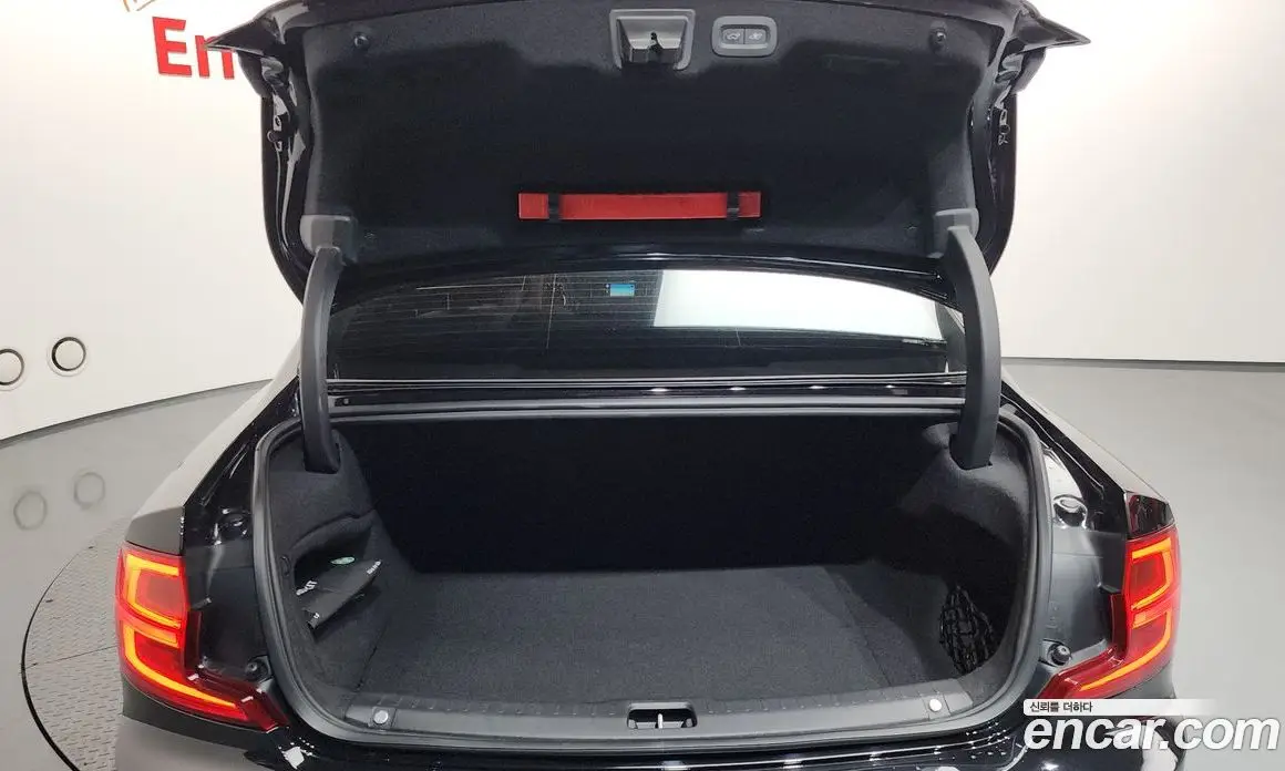 Volvo S90 2018 2.0 автомат (гидро), фото 19 Volvo S90 2018 2.0 автомат (гидро), фото 19