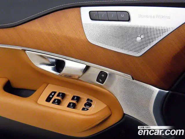 Volvo XC90 2018 2.0 автомат (гидро), миниатюра 12
