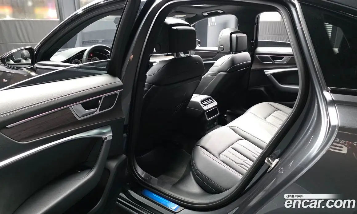 Audi A6 2025 2.0 автомат (гидро), фото 16