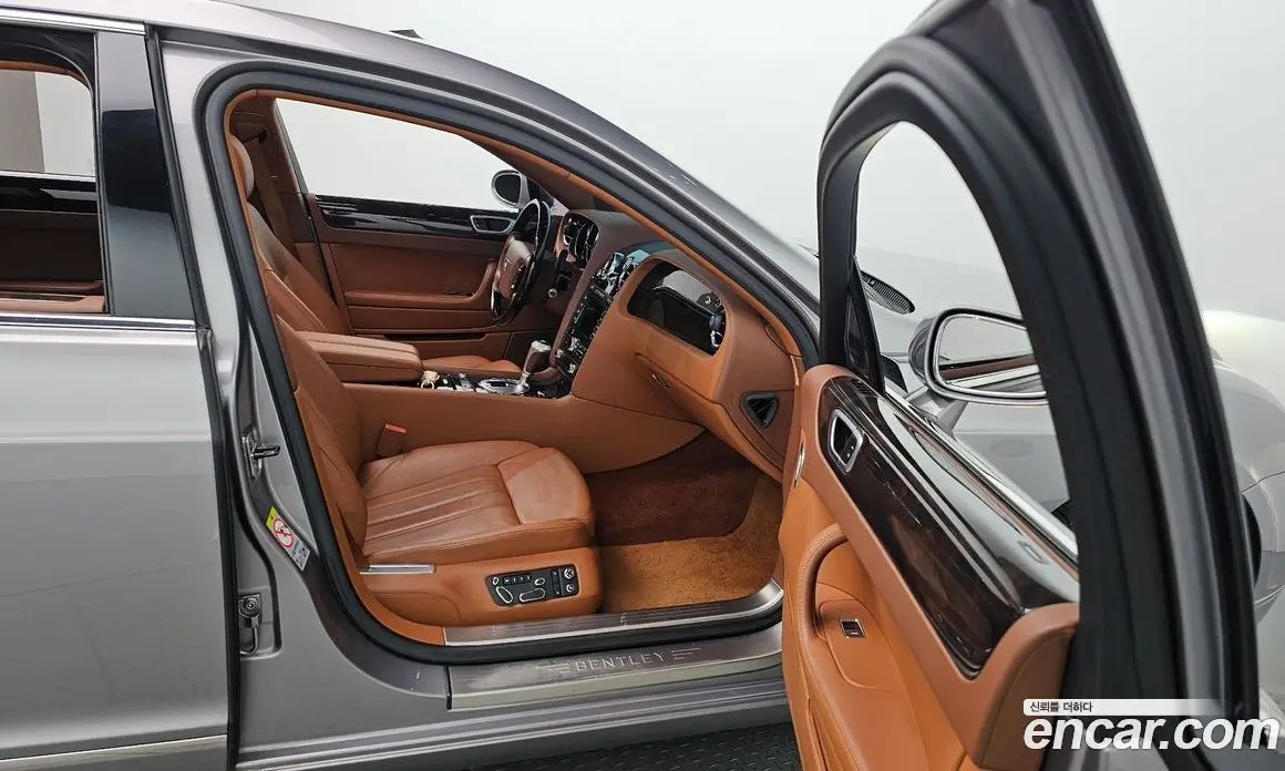 Bentley Flying Spur 2009 6.0 автомат (гидро), фото 12 Bentley Flying Spur 2009 6.0 автомат (гидро), фото 12