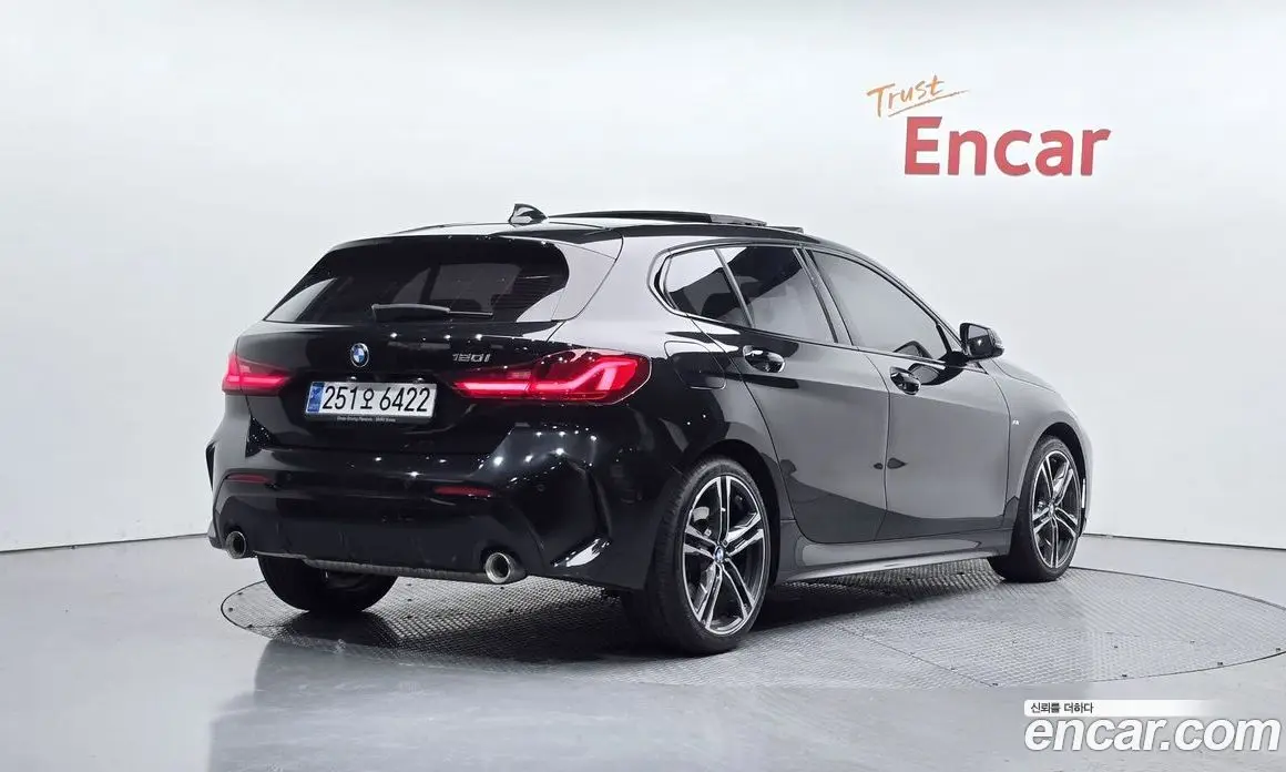 BMW 1 серия 2023 2.0 автомат (гидро), фото 2 BMW 1 серия 2023 2.0 автомат (гидро), фото 2