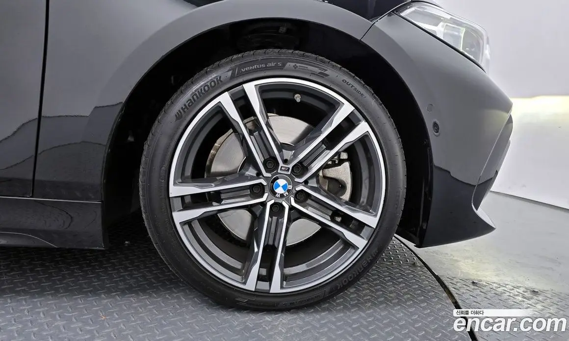 BMW 1 серия 2023 2.0 автомат (гидро), фото 5 BMW 1 серия 2023 2.0 автомат (гидро), фото 5