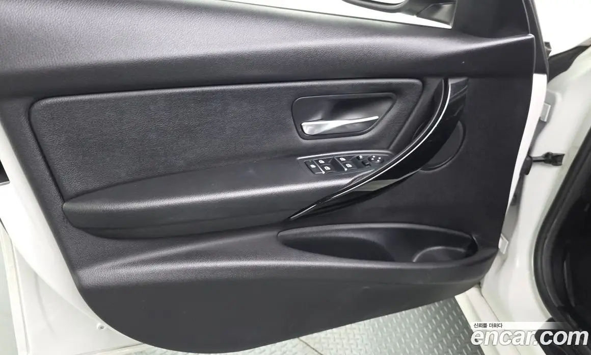 BMW 3 серия 2017 2.0 автомат (гидро), фото 14 BMW 3 серия 2017 2.0 автомат (гидро), фото 14