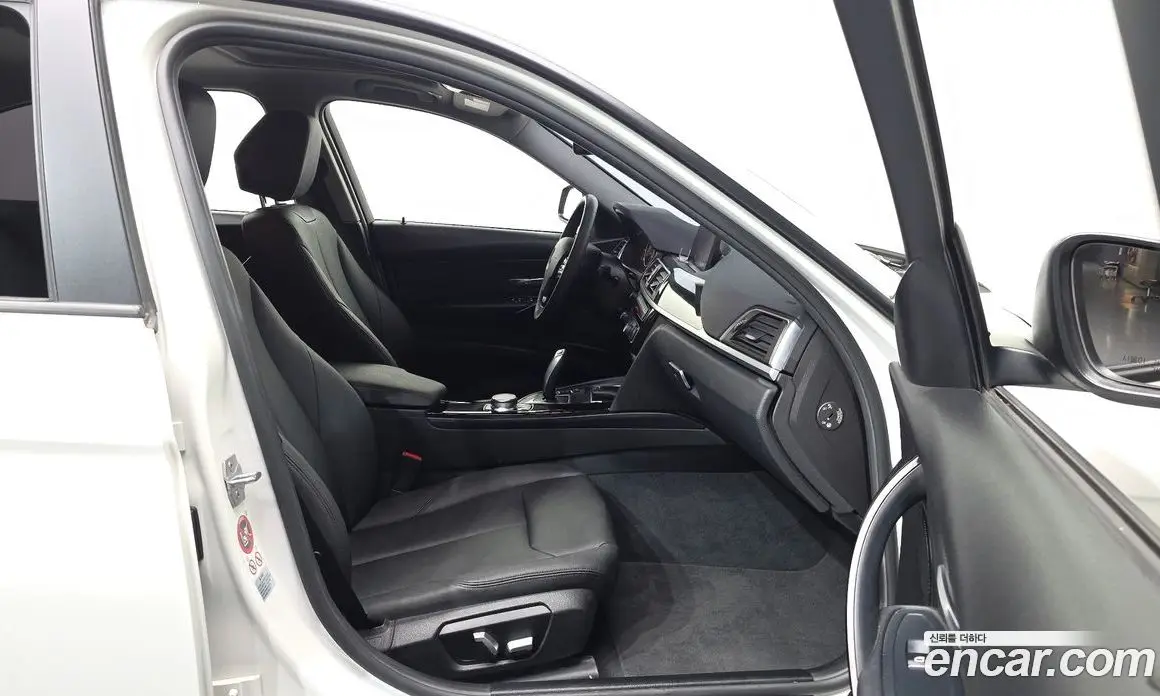 BMW 3 серия 2017 2.0 автомат (гидро), фото 17 BMW 3 серия 2017 2.0 автомат (гидро), фото 17