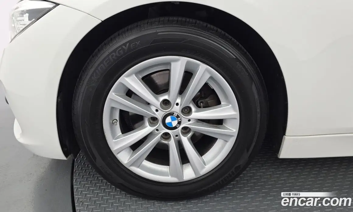 BMW 3 серия 2017 2.0 автомат (гидро), фото 5 BMW 3 серия 2017 2.0 автомат (гидро), фото 5