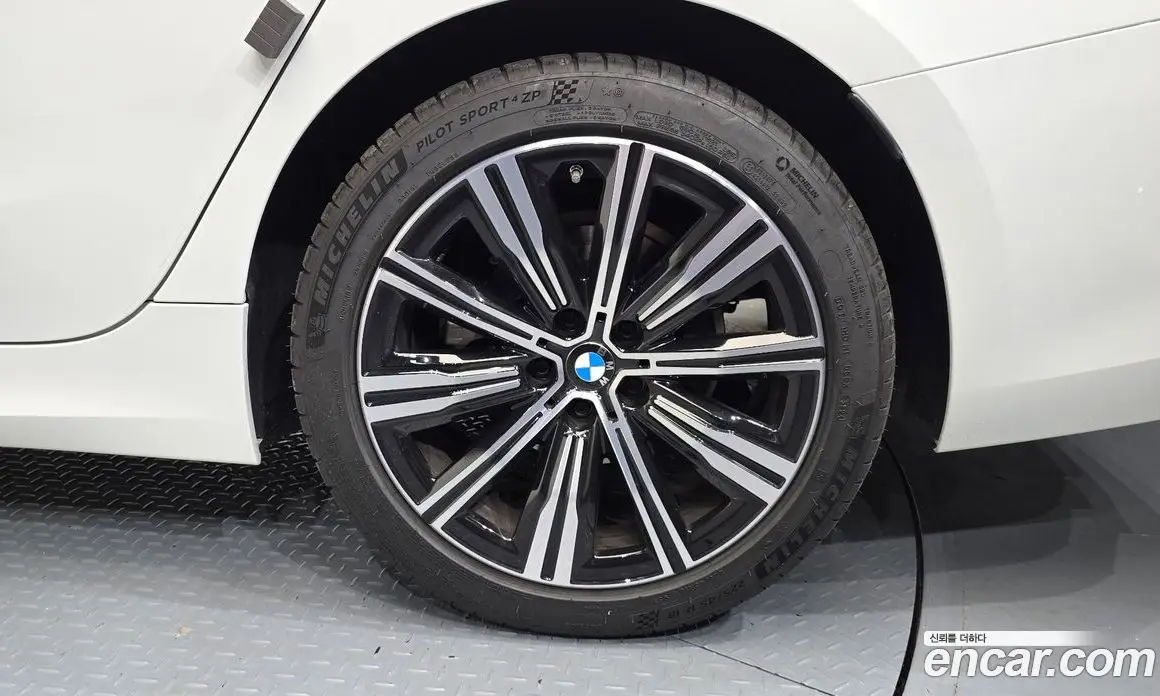 BMW 3 серия 2025 2.0 автомат (гидро), фото 7 BMW 3 серия 2025 2.0 автомат (гидро), фото 7