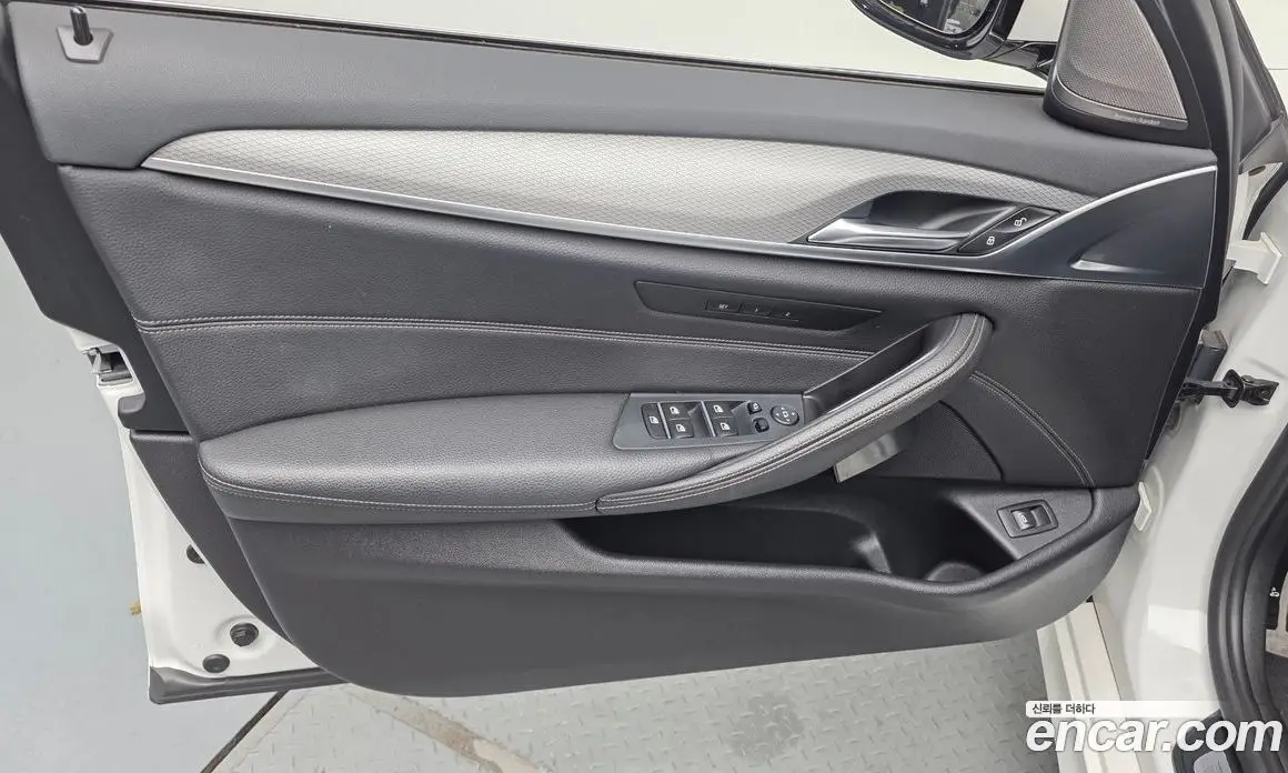 BMW 5 серия 2017 2.0 автомат (гидро), фото 14 BMW 5 серия 2017 2.0 автомат (гидро), фото 14