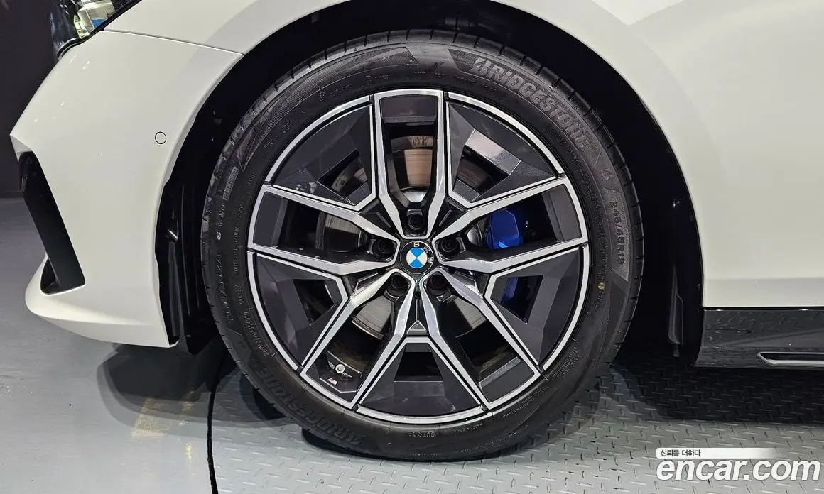 BMW 5 серия 2025 2.0 автомат (гидро), фото 5 BMW 5 серия 2025 2.0 автомат (гидро), фото 5