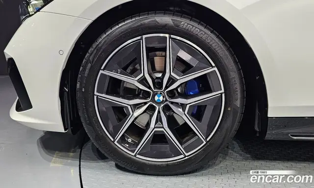 BMW 5 серия 2025 2.0 автомат (гидро), миниатюра 5 BMW 5 серия 2025 2.0 автомат (гидро), миниатюра 5