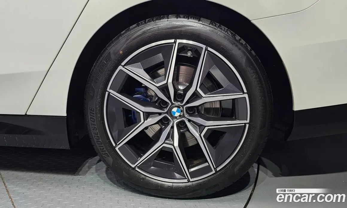 BMW 5 серия 2025 2.0 автомат (гидро), фото 7 BMW 5 серия 2025 2.0 автомат (гидро), фото 7