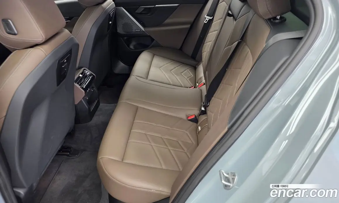 BMW 5 серия 2025 2.0 автомат (гидро), фото 16 BMW 5 серия 2025 2.0 автомат (гидро), фото 16