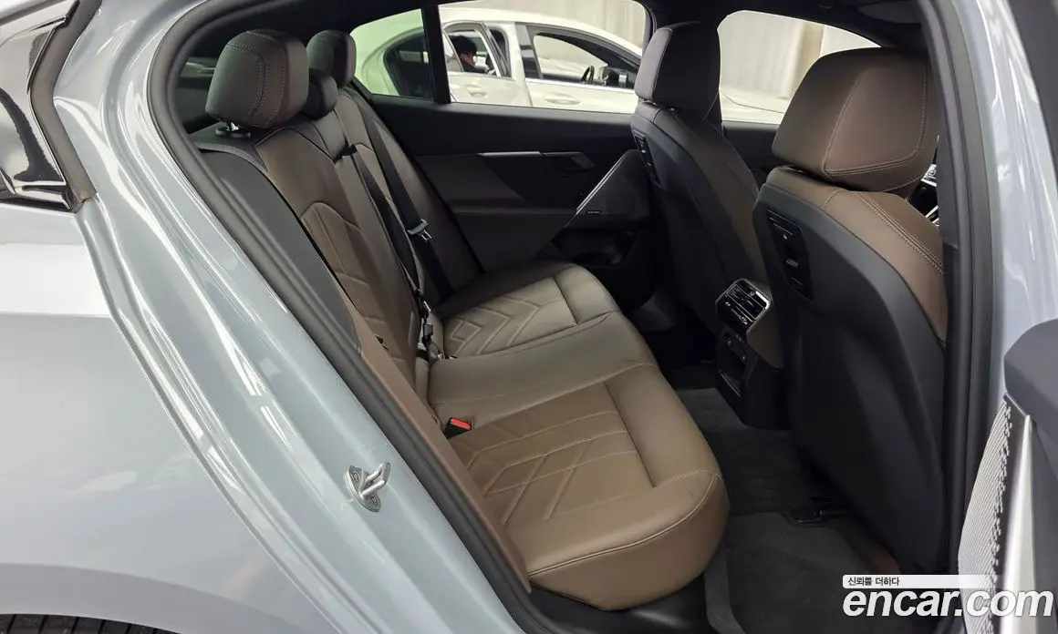 BMW 5 серия 2025 2.0 автомат (гидро), фото 18 BMW 5 серия 2025 2.0 автомат (гидро), фото 18