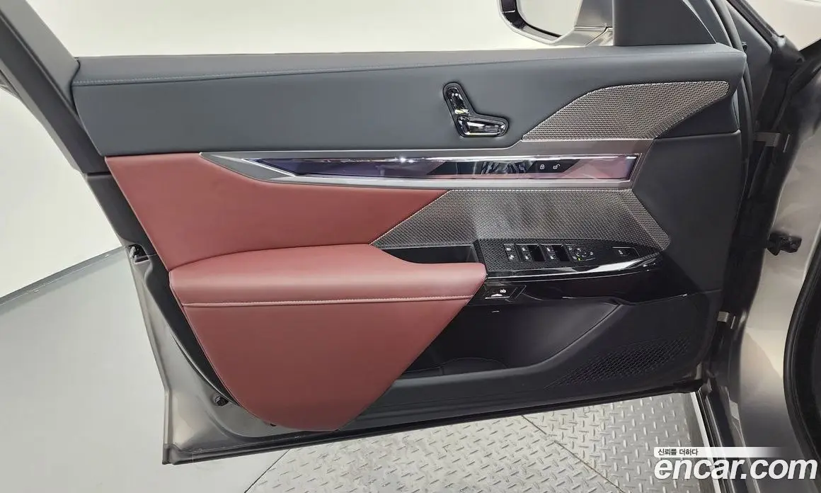 BMW 7 серия 2025 3.0 автомат (гидро), фото 13