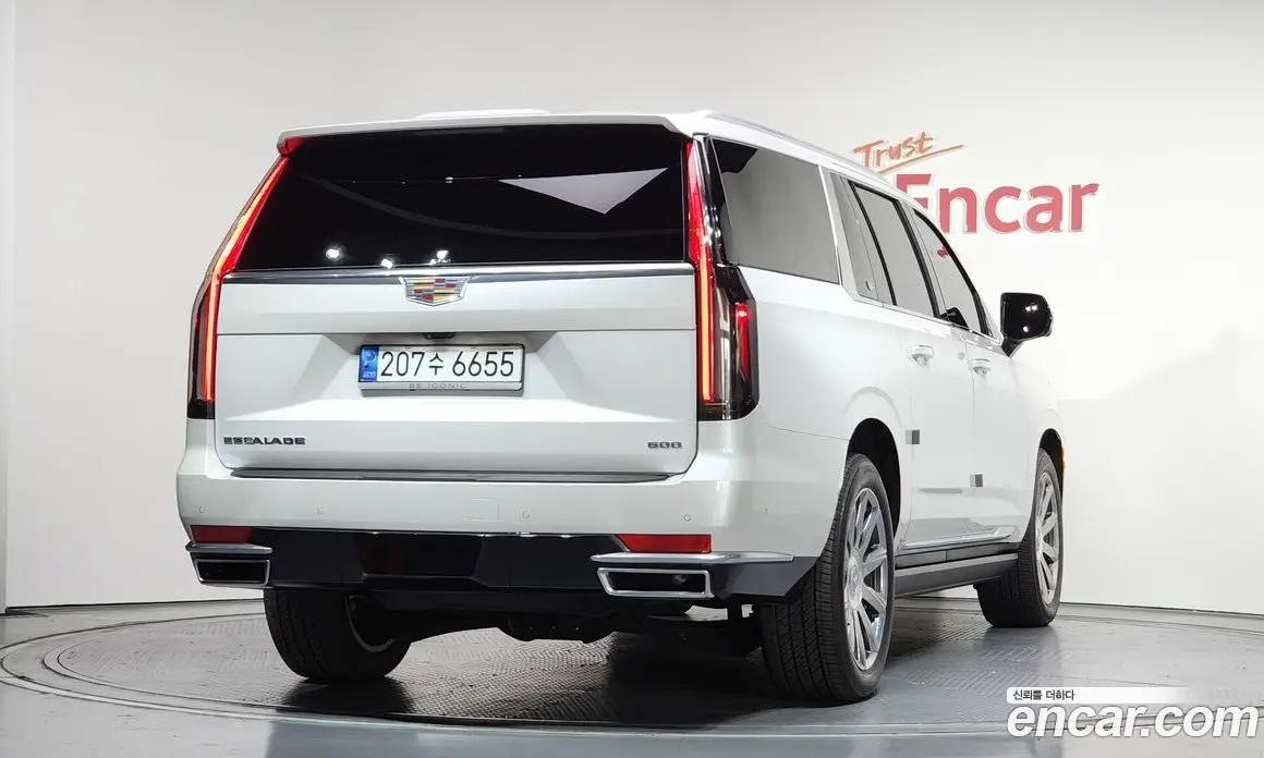 Cadillac Escalade 2023 6.2 автомат (гидро), фото 1 Cadillac Escalade 2023 6.2 автомат (гидро), фото 1