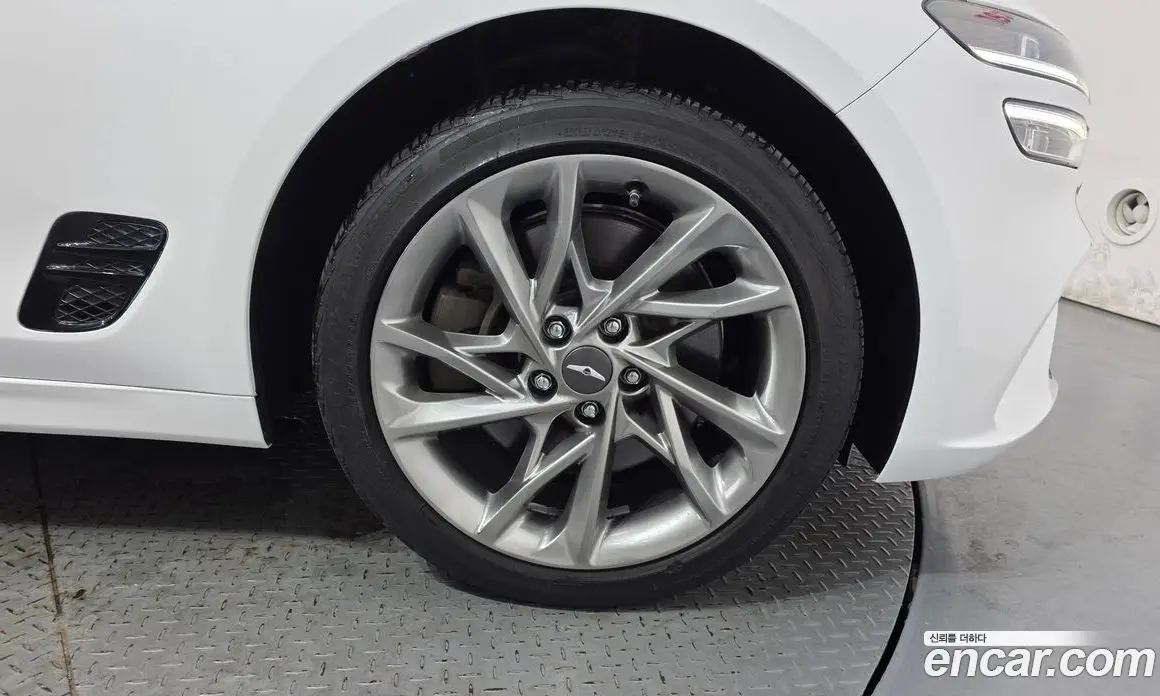 Genesis G70 2021 3.3 автомат (гидро), фото 7 Genesis G70 2021 3.3 автомат (гидро), фото 7