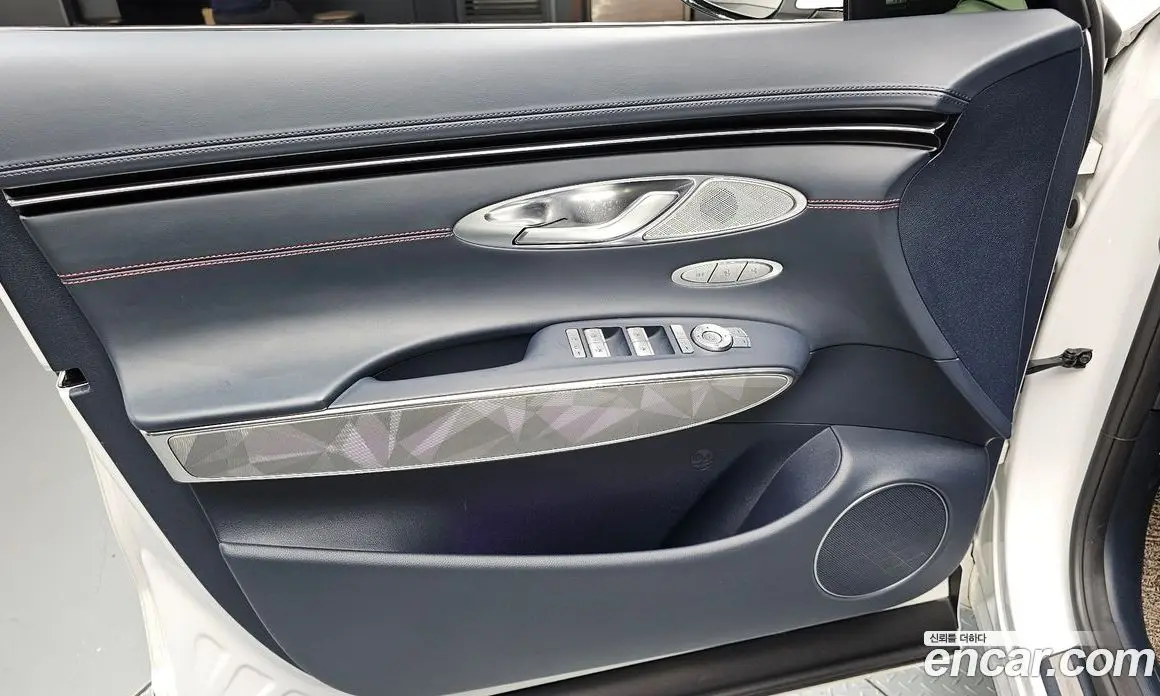 Genesis GV70 2021 2.5 автомат (гидро), фото 14 Genesis GV70 2021 2.5 автомат (гидро), фото 14