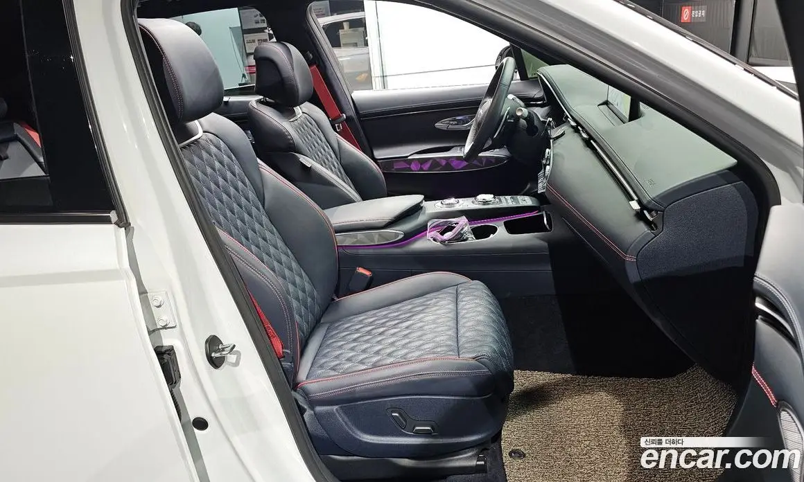 Genesis GV70 2021 2.5 автомат (гидро), фото 16 Genesis GV70 2021 2.5 автомат (гидро), фото 16