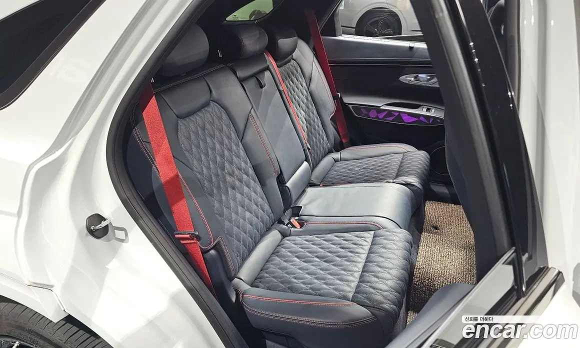 Genesis GV70 2021 2.5 автомат (гидро), фото 17 Genesis GV70 2021 2.5 автомат (гидро), фото 17